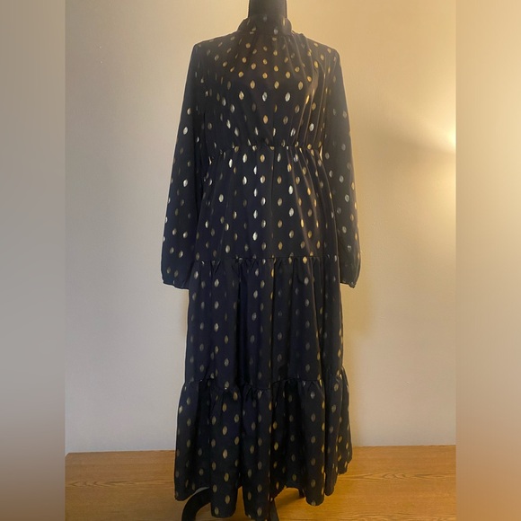 SHEIN Dresses & Skirts - SHEIN Black & Gold Brush Dot Dress w/ Ruffled Bottom